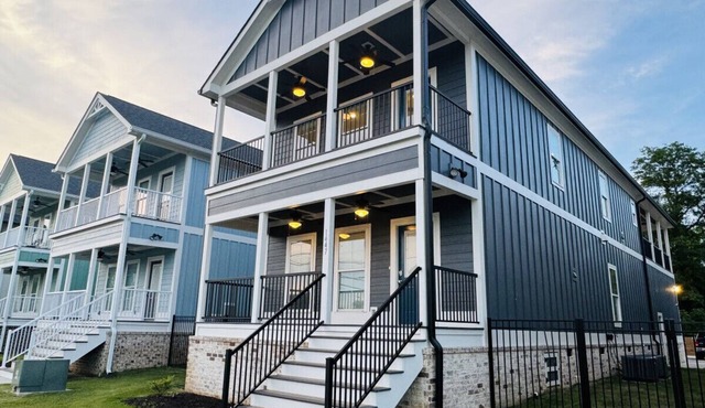 Luxury Medical District Home, EV Charger, Gated #9
