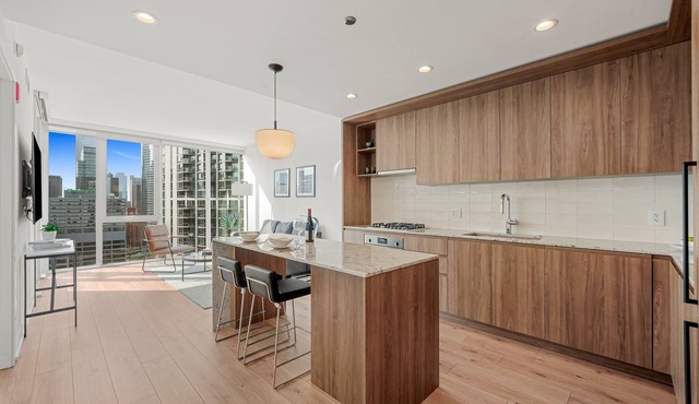 Luxury Meets Comfort: River North Rentals with Chic Style & Prime Chicago Access