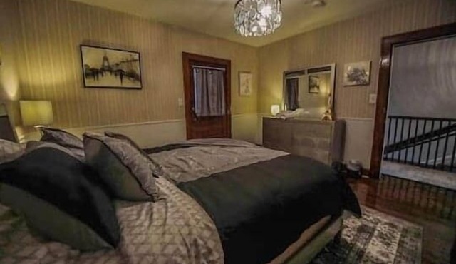 Luxury Meets History: High End Boutique Vibes