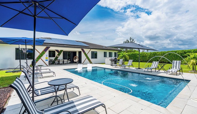 Luxury Miami Stay · Heated Pool · Game Fun · Private Yard