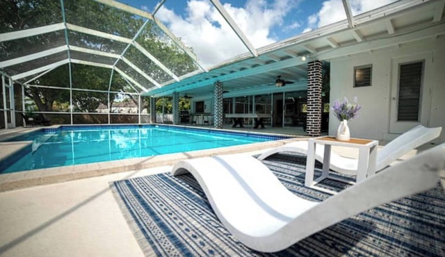 Luxury Miami Village w/Pool+Grill+MiniGolf