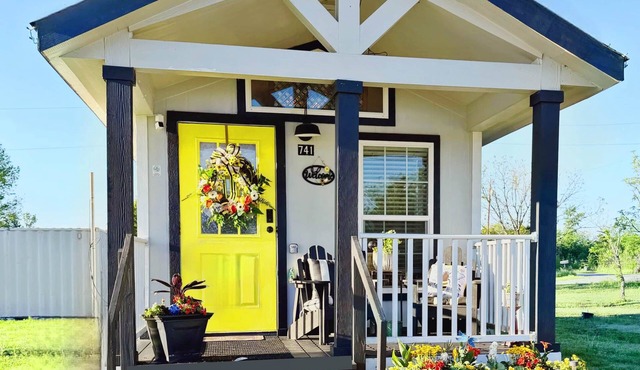 Luxury Micro Retreat| Spa Amenities|Fire Pit|Pet Yard