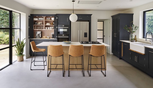 Luxury Mid Century Modern Detached House - 5 Superking Bedrooms