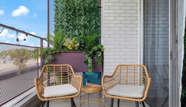 Luxury Mid-century Condo, Cozy & Fully Remodeled. Stocked with Many Extras!