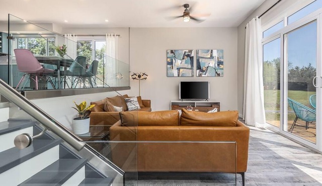 Luxury mid-century modern gem!