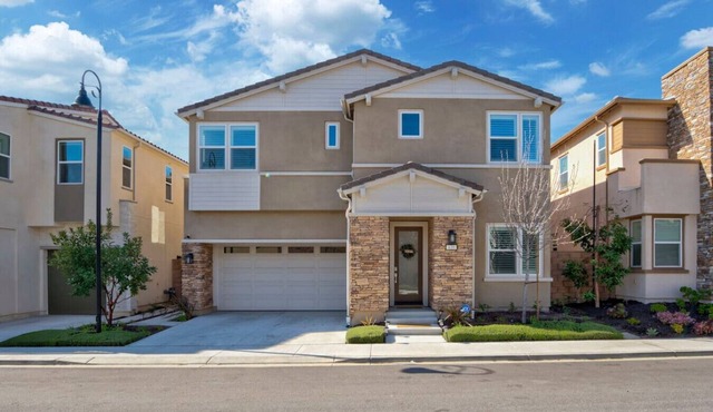 Luxury Mid-Term Rental In Serrano Summit Community
