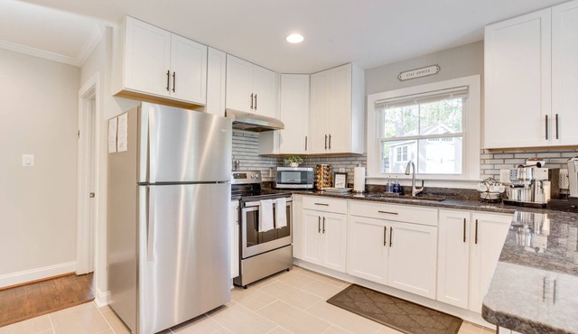 Luxury Middleburg Manor with 4 Bedrooms 2 Baths