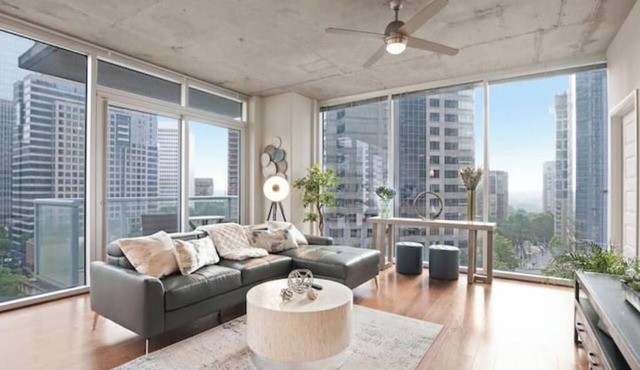 Luxury Midtown Retreat 2BR 2BA