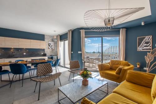 Luxury Mind Vue Exceptionnelle Pied dans l'eau Parkings privés 2 places Climatisation Hyper centre logement d'exception