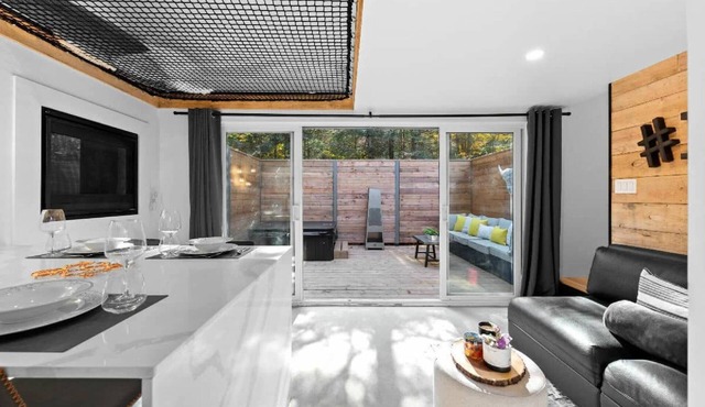 Luxury mini-chalets to disconnect for two with a private spa nestled in the hear