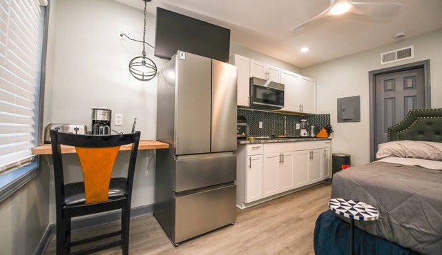 Luxury Mini studio 1 min from Southern Regional Hospital 15 mins from APT A