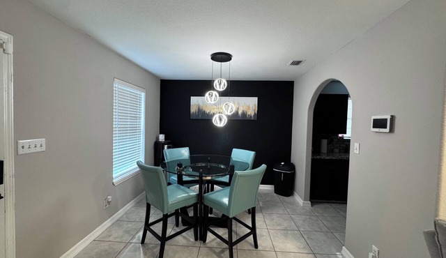 Luxury Mint Entire Home 3bd -2 bath