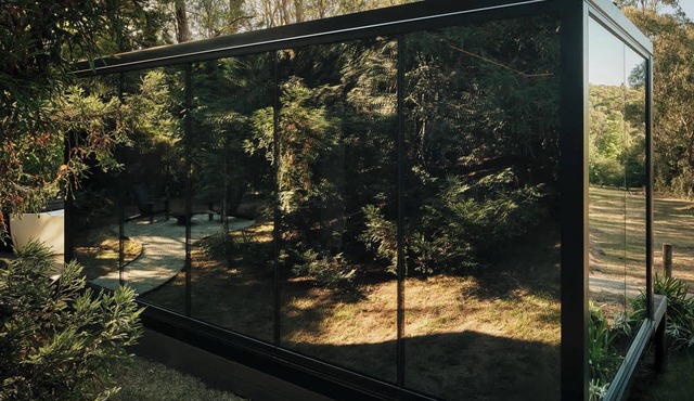 Luxury Mirror Home near Yarra Valley Wineries