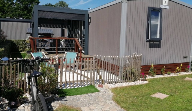 Luxury Mobile Home for 6, Heated Pool, 200m from Beach