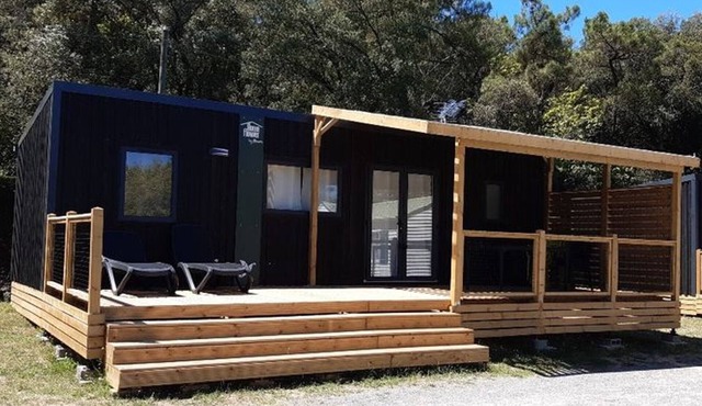 Luxury Mobile Home with Terrace