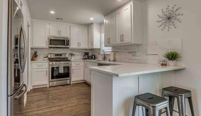 Luxury Modern 3BR - Private Primary Suite!