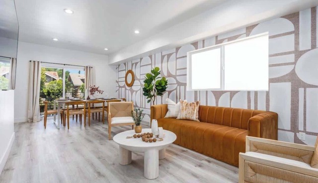 Luxury Modern 3BR Retreat | Sleeps 8!