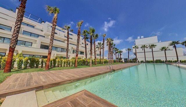 Luxury modern apartment, wifi, pool & terrace