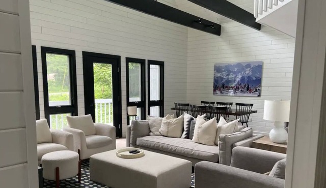 Luxury Modern Chalet for Skiing & Summer Fun