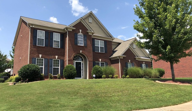 Luxury Modern Estate Near ATL Airport 5BR Pool Table Office