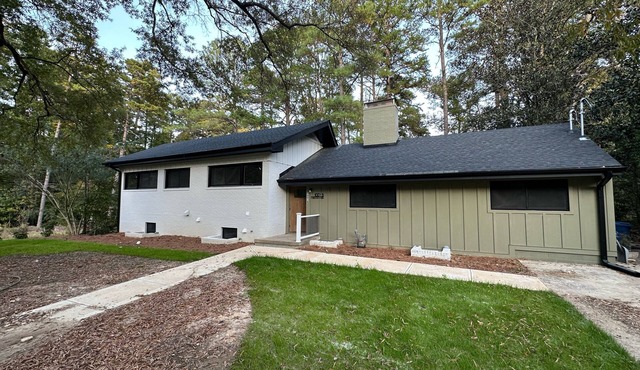 Luxury Modern Haven Near Duke 3BR Designer Kitchen