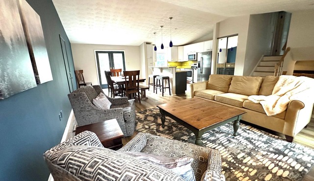 Luxury Modern Herndon Retreat w/Hot Tub – Minutes from Dulles & Reston.