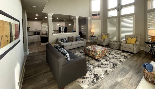 Luxury Modern Home With Backyard Oasis ~ Near IAH