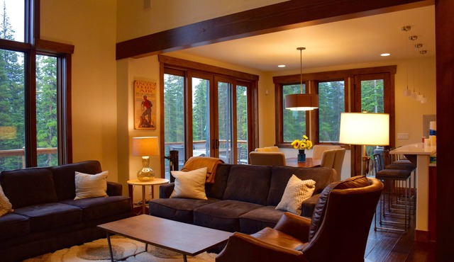 Luxury Modern House with Beautiful Mountain Views