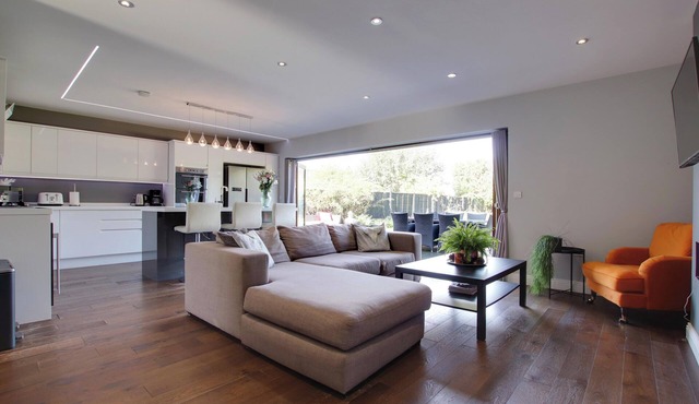 Luxury modern house in the heart of the New Forest & close to the beaches.