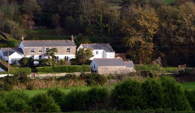 Luxury Modern house newly refurbished, easy access to Beach and Cornwall's Best