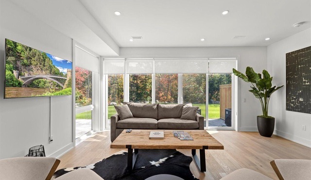 Luxury Modern Muskoka Retreat at Muskoka Bay Resort