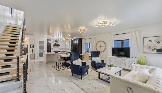 Luxury, modern, privacy fence, OSU, downtown, home