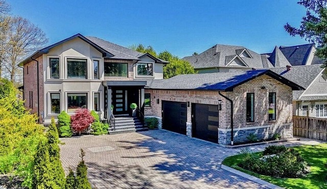 Luxury Modern Retreat in Richmond Hill