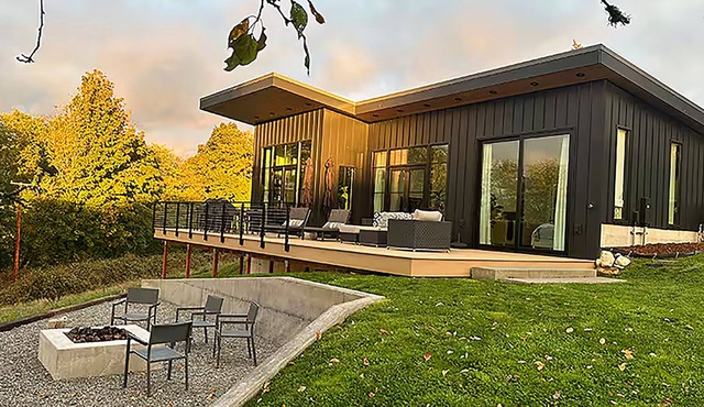 Luxury Modern Retreat w/Puget Sound Views, Gourmet Kitchen, Fire Pit on 3 Acres