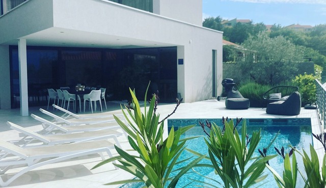Luxury Modern Seaview Villa With Private Pool In Klimno *