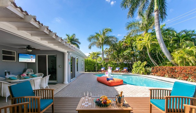 Luxury Modern Villa w/ Heated Pool by the Beach