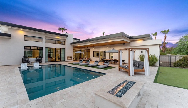 Luxury Modern Villa with Pool, Hot Tub, & Pickleball/Basketball Sports Court in Scottsdale