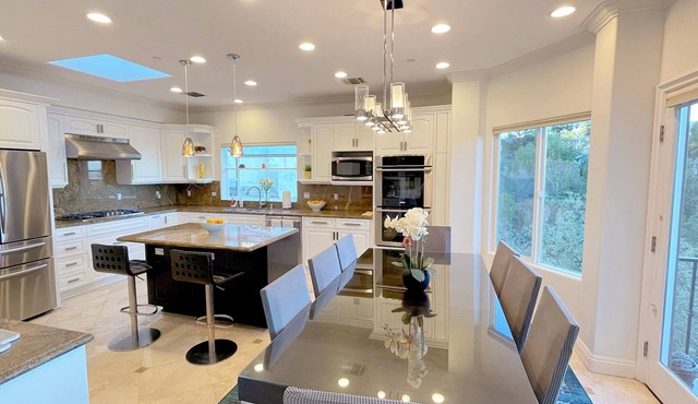 Luxury Modern w/Great LA Views