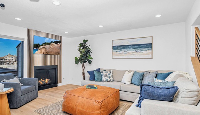 Luxury + MODERN Waterfront Oasis w/SPA & Mt Diablo Sunset Views