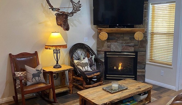 Luxury Moose Hollow, Powder mountain, 3 bedroom/hot tub Condo in Eden Utah.