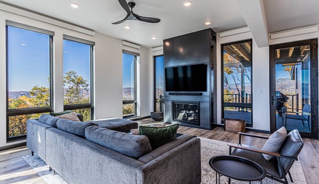 Luxury Mountain Home in Steamboat Designed for Extended Stays Stunning Views & Dog Friendly