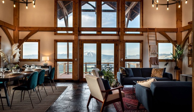 Luxury Mountain Top Cabin with Stunning Views