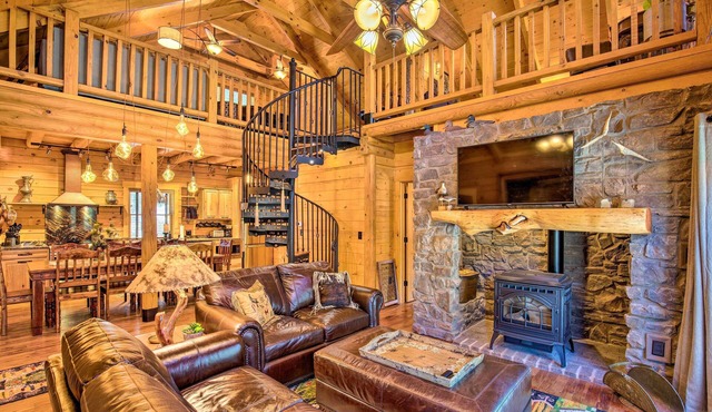 Luxury Mountain Cabin w/Furnished Deck + Views!