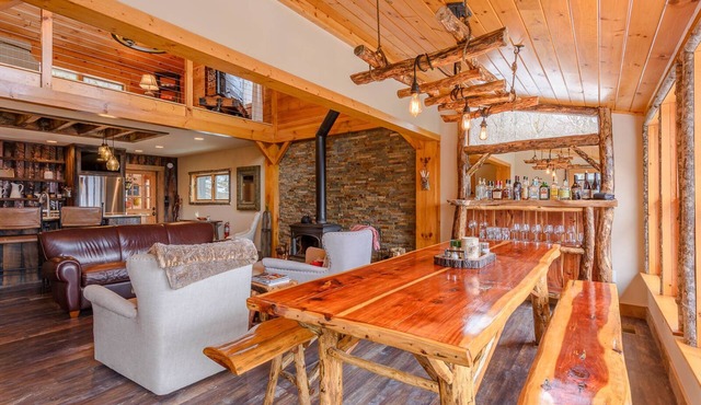 Luxury Mountain Cabin with Views