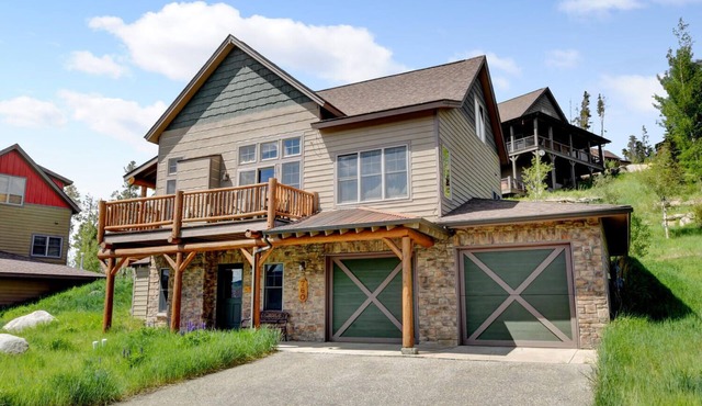 Luxury Mountain Cabin 760 I Private Hot Tub I Great Views I Best Price I Discounted Attractions