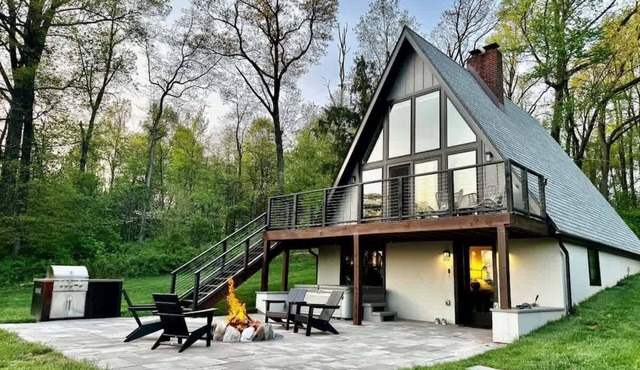 Luxury Mountain Chalet with Fireplace & Hot Tub