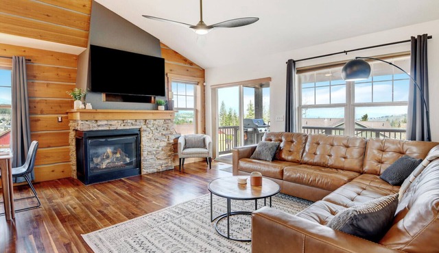Luxury Mountain Chalet 35 I Private Hot Tub I Great Views I Best Price I Discounted Attractions