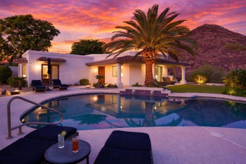 Luxury Mountain Estate-Pool-Spa-BBQ+Bar-Fire pit