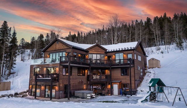 Luxury mountain home with stunning views, hot tub, theater & game room