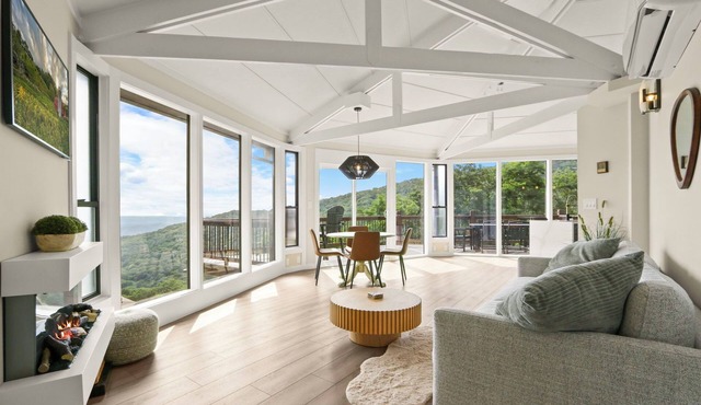 Luxury Mountain Home in Banner Elk with unobstructed views & Infrared Sauna!